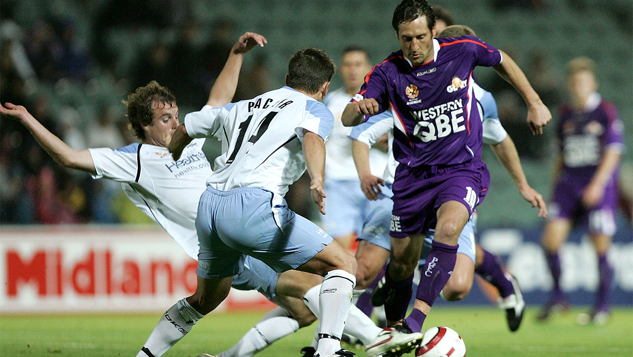Bobby Despotovski on the ball v Sydney FC